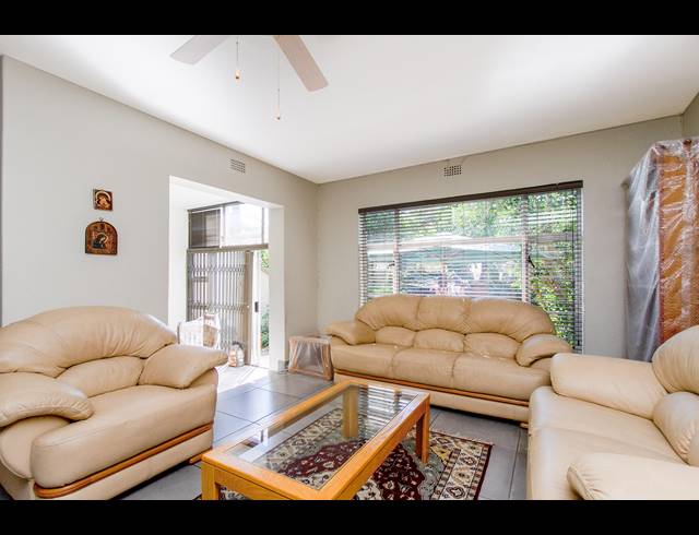 3 BEDROOM TOWNHOUSE RENTED IN FAIRLAND